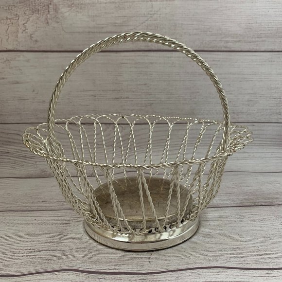 Silver Metal Basket with Twisted and Scallop Design Home Decor Flower Ho… - Picture 1 of 7